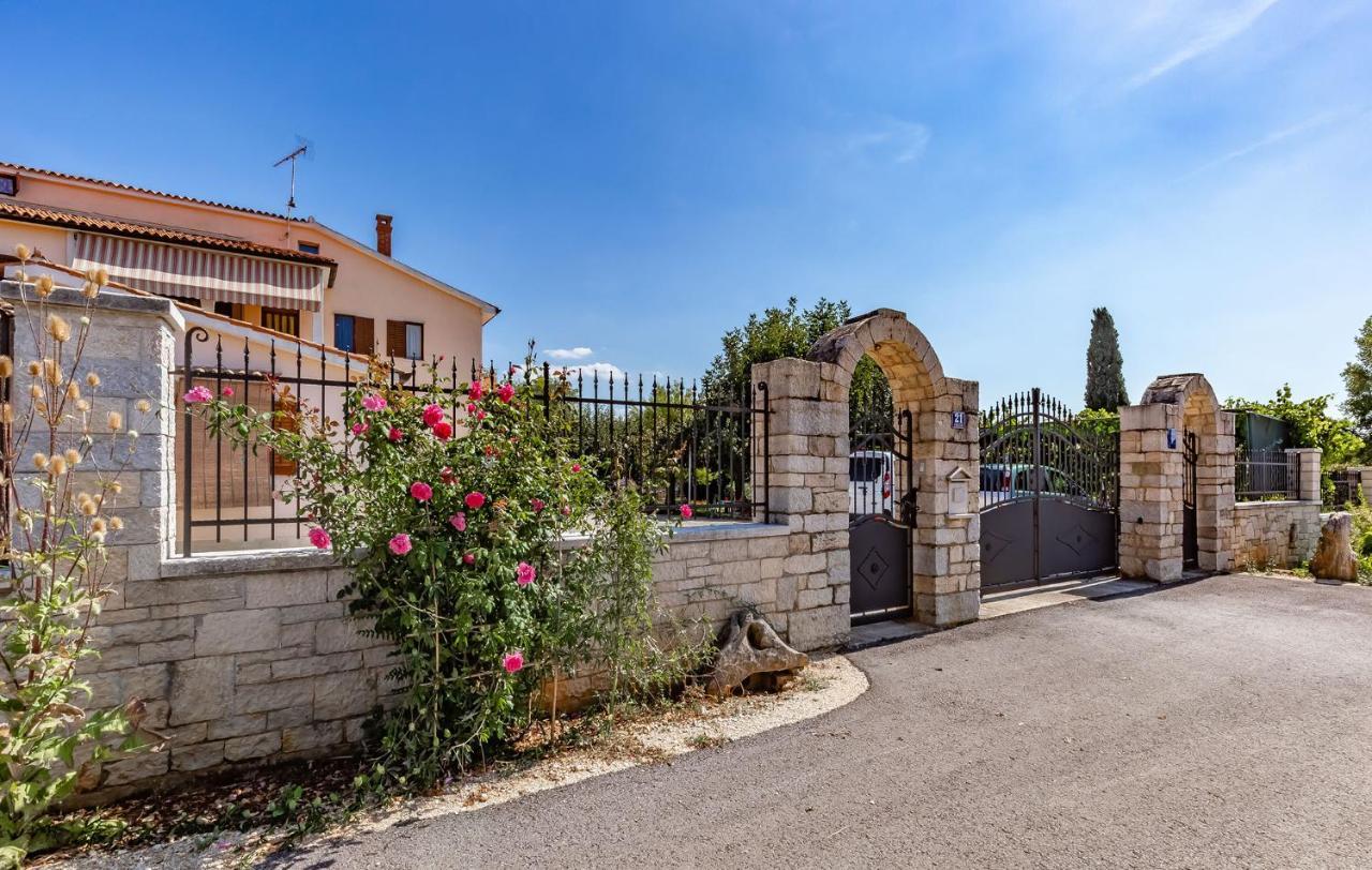 Palmira Apartment Porec Exterior photo